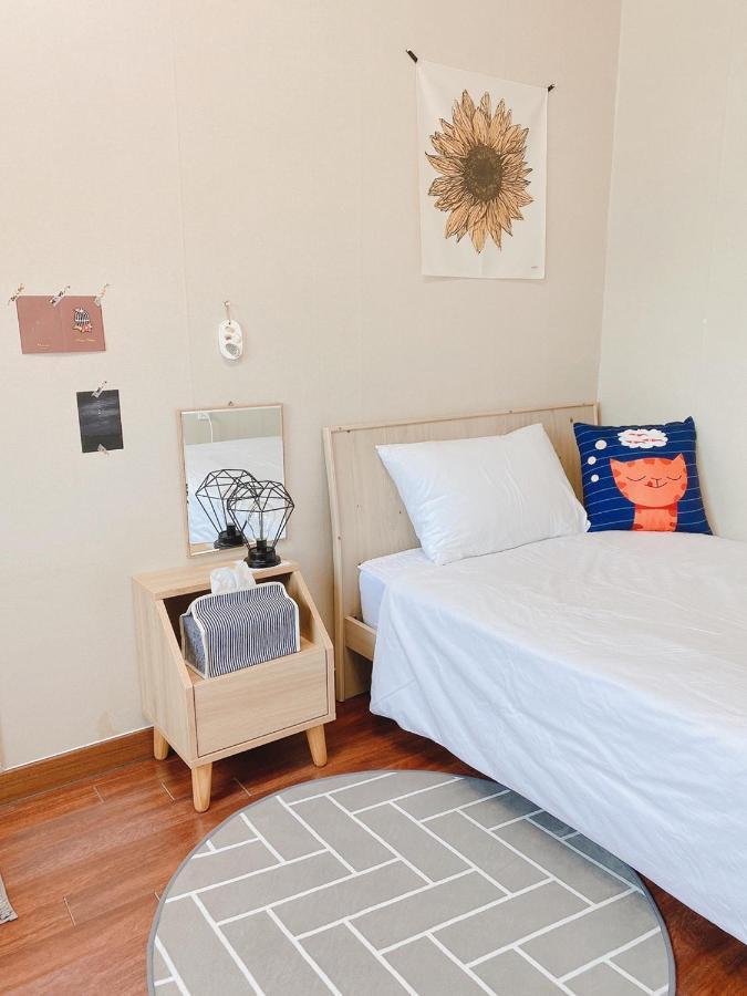 Lefthander Guesthouse Jeju Eksteriør billede