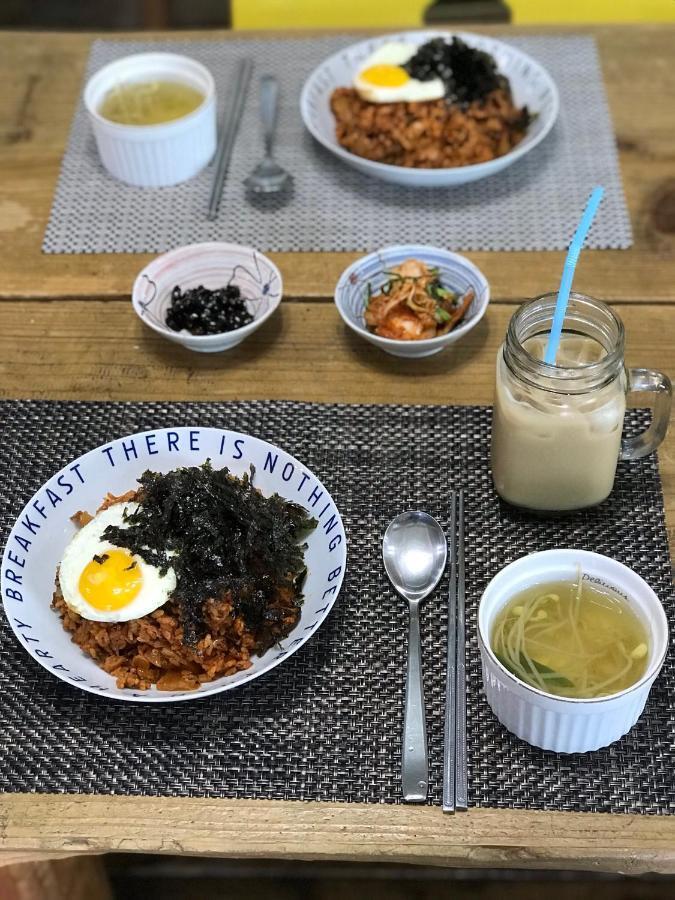 Lefthander Guesthouse Jeju Eksteriør billede