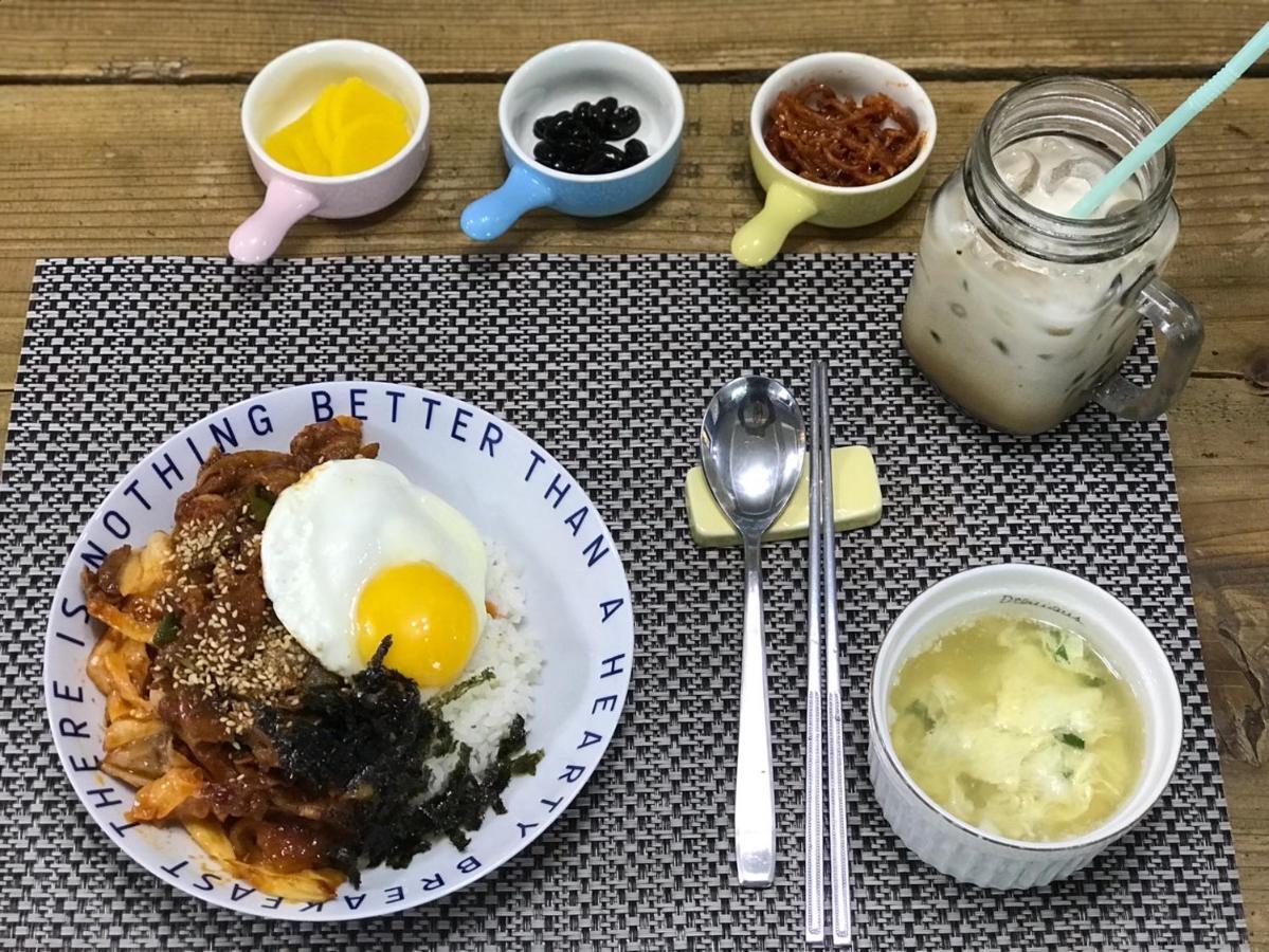 Lefthander Guesthouse Jeju Eksteriør billede
