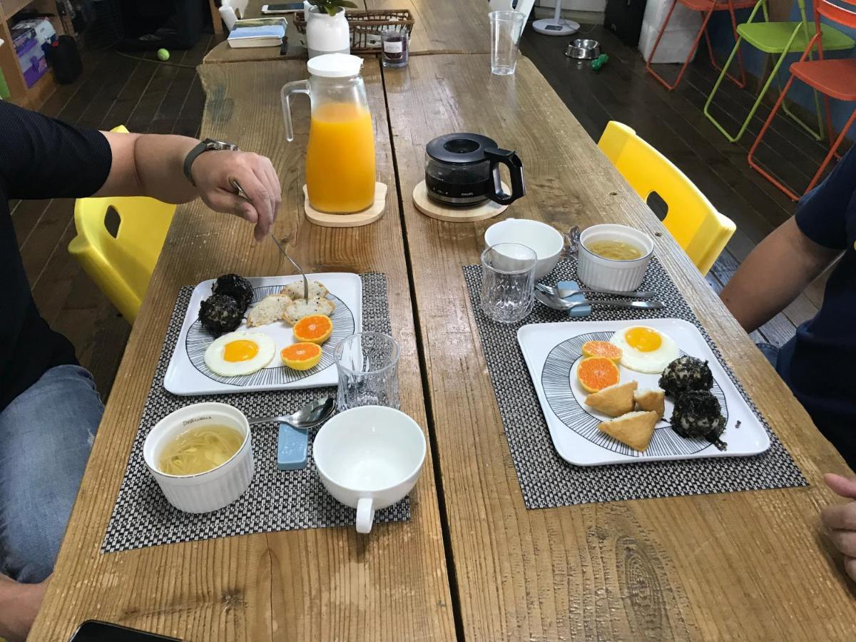 Lefthander Guesthouse Jeju Eksteriør billede