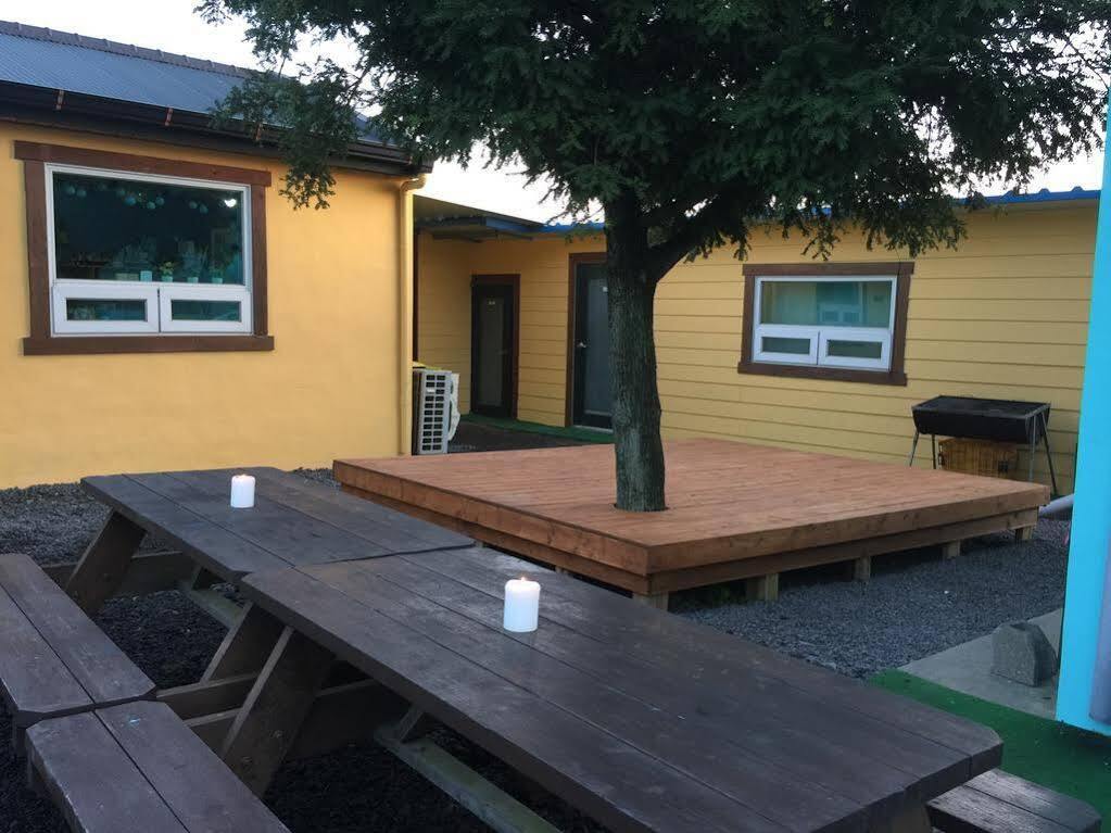 Lefthander Guesthouse Jeju Eksteriør billede